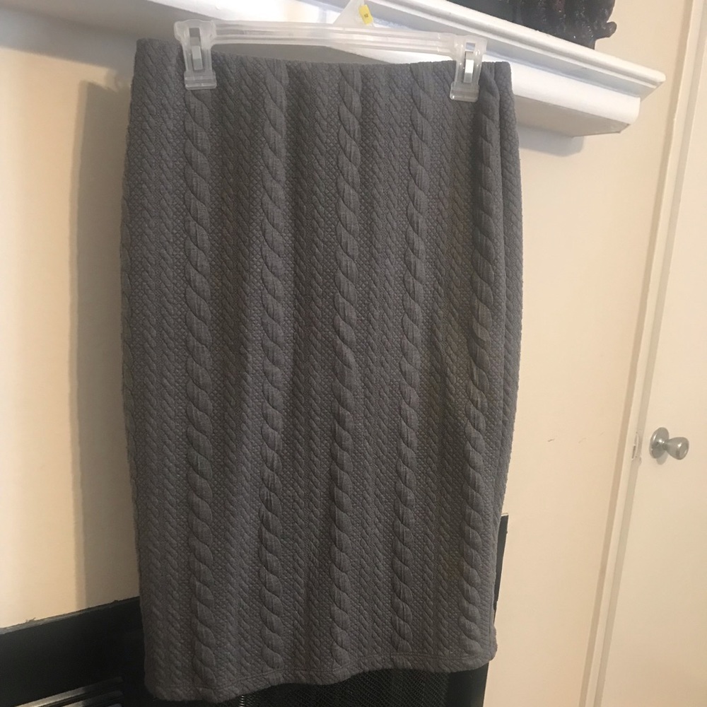 Grey skirt. Size S